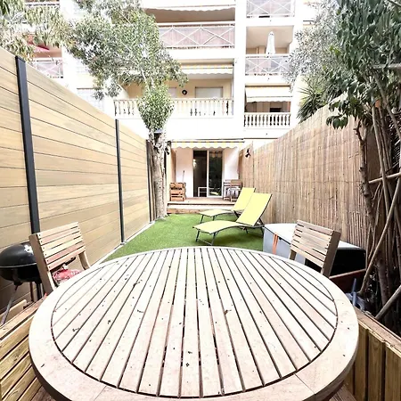 B087 Agreable Studio Proche Du Centre Avec Terrasse Appartamento