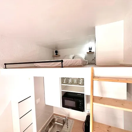 B087 Agreable Studio Proche Du Centre Avec Terrasse
